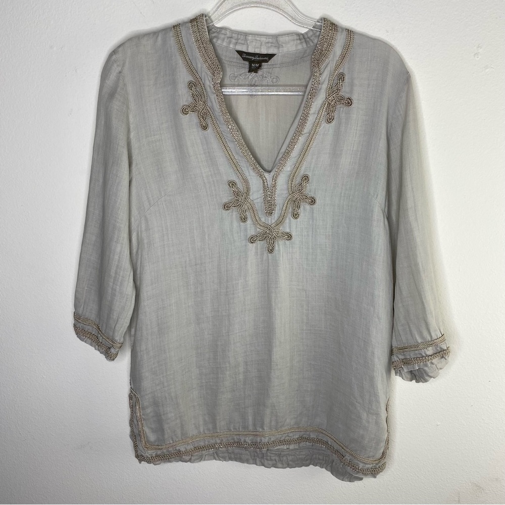 Tommy Bahama beige 3/4 sleeve v neck tunic top women’s size M embroidered trim